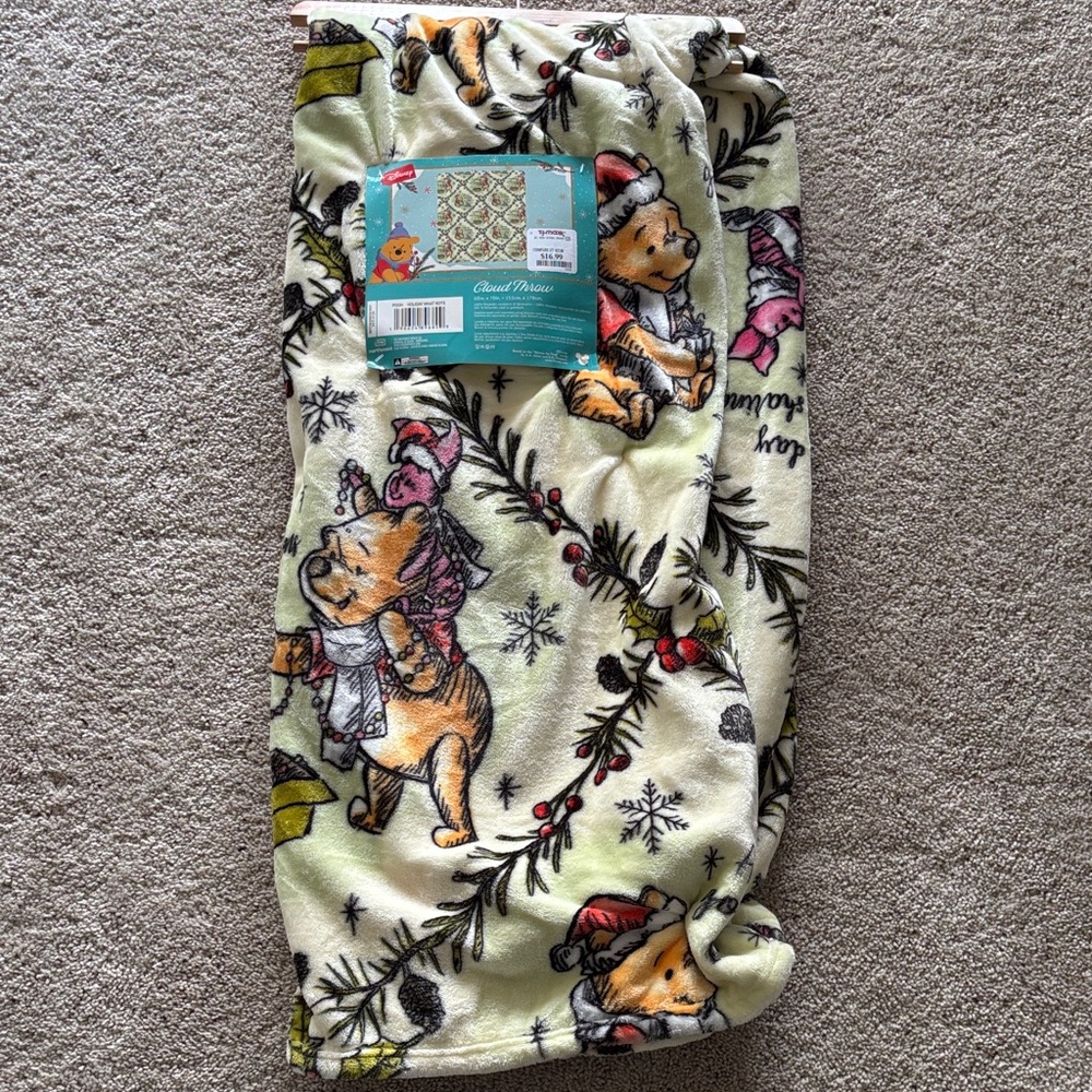 Disney Winnie the Pooh Christmas Cloud Throw with Black and Cream Accents
